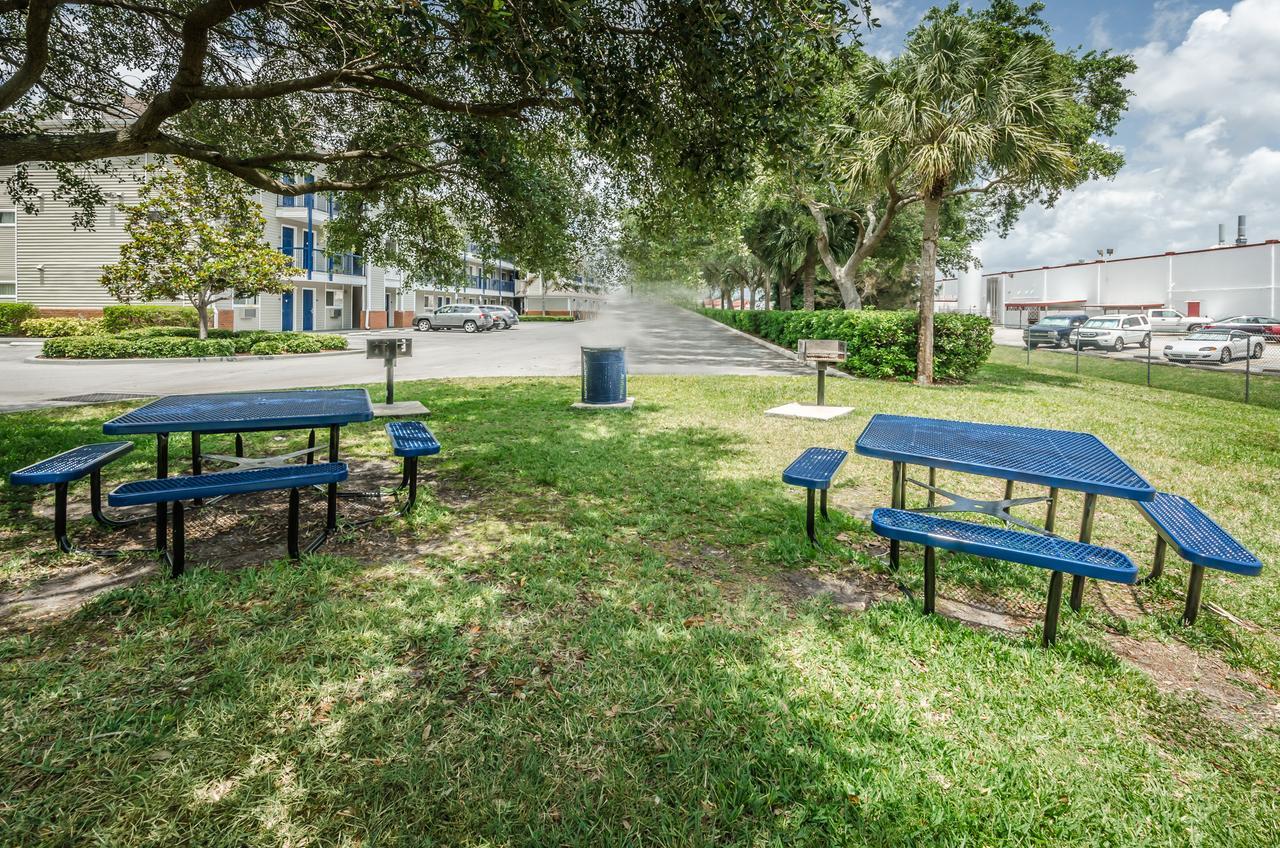 Tampa Bay Extended Stay Hotel Largo Esterno foto