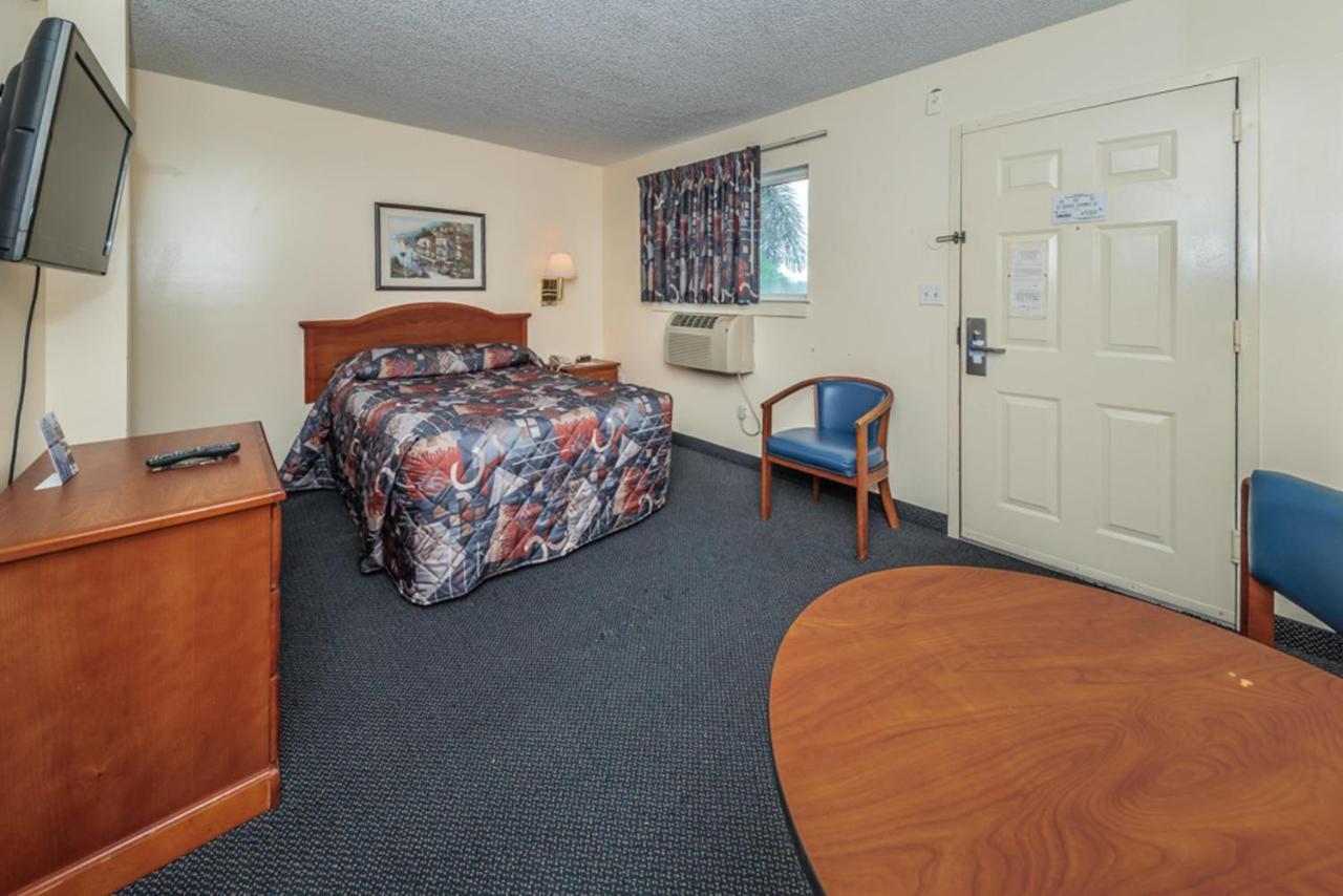 Tampa Bay Extended Stay Hotel Largo Esterno foto